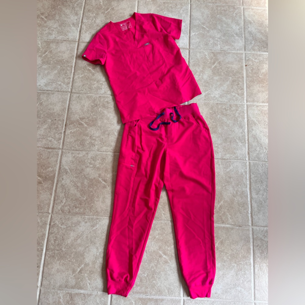 Pink Figs Scrubs Sm/M Zamora and Catarina